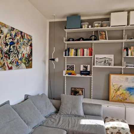 Modern Bright And Central Apartament Mediolan